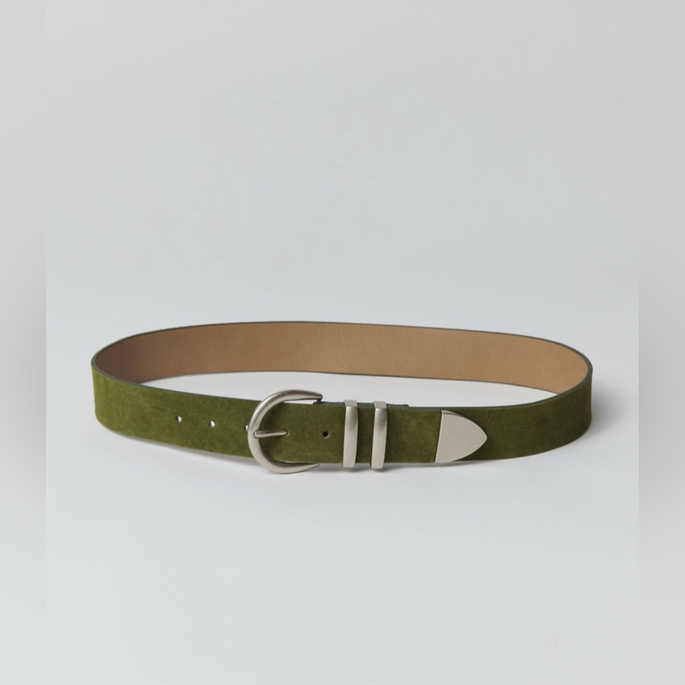 NWOT UO Isla Curved Buckle
Leather Belt In Olive